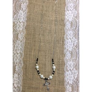 Black & white necklace